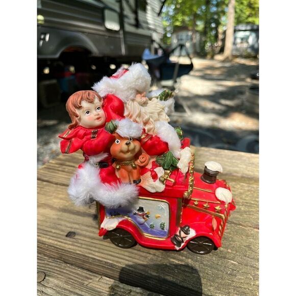 Santa Claus his helpers toys in a car￼ - Picture 12 of 16